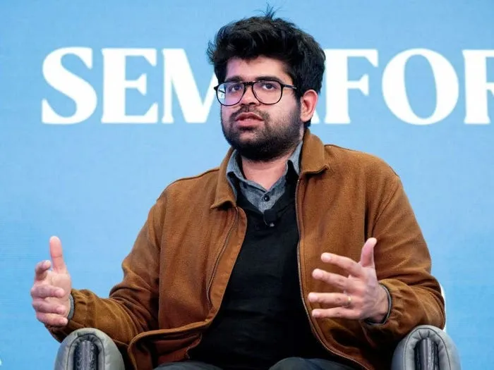 Perplexity CEO Aravind Srinivas addressing user concerns about the AI search engine's features and financial health.